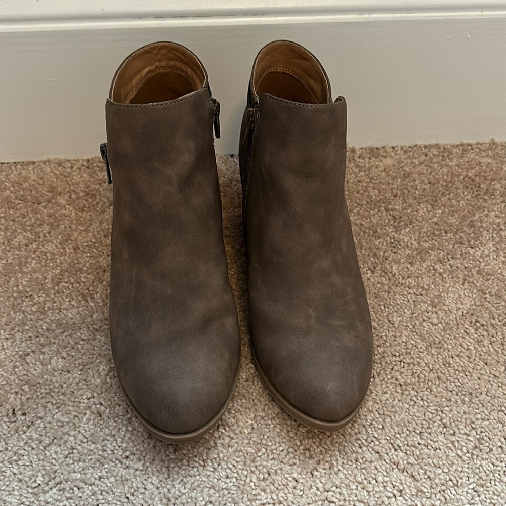 Report zipper booties